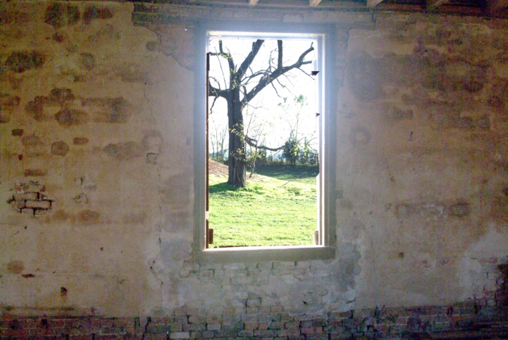 Academy 3 wall & window